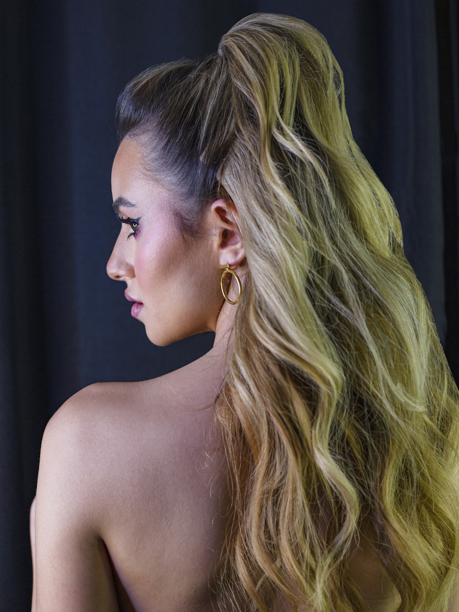 Trança lateral em cabelo longo